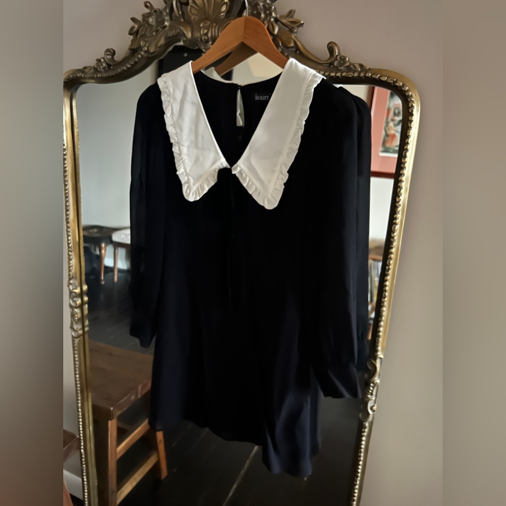 Chic Blaxk Dress with White Collar